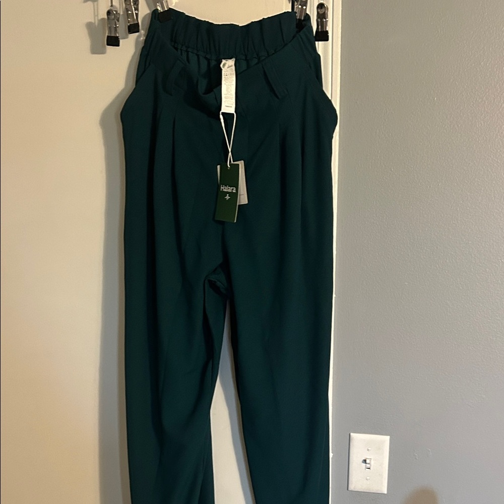 HALARA Women's Dark Green Pull-On Dress Pants